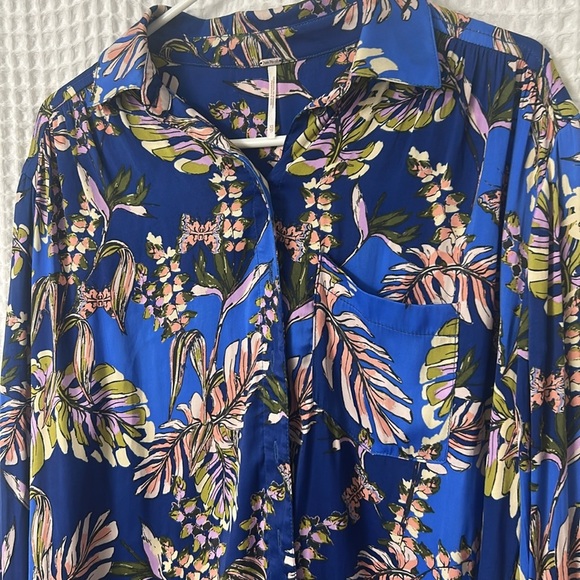 FREE PEOPLE Under the Palms Blue Satin Button Blouse Top - Picture 6 of 10